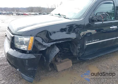 2014 Chevrolet Suburban 1500 Ltz z USA, uszkodzony, nr VIN 1GNSKKE73ER141451